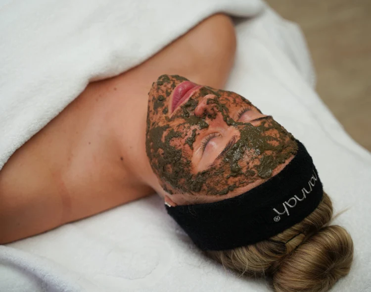 Juliette Armand Apocalypsis Peeling applicatie