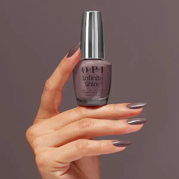 OPI You Don't Know Jacques kleur op verzorgde handen